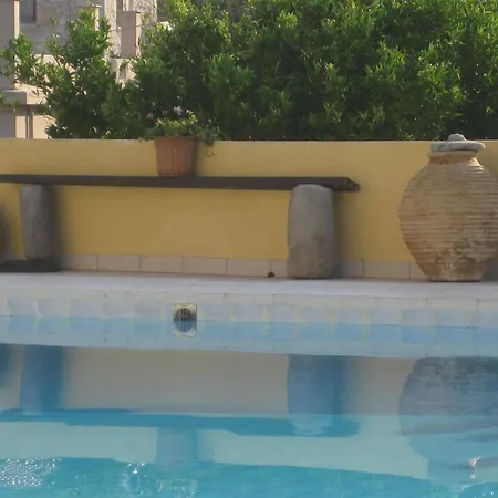 Porfyris فندق 2*