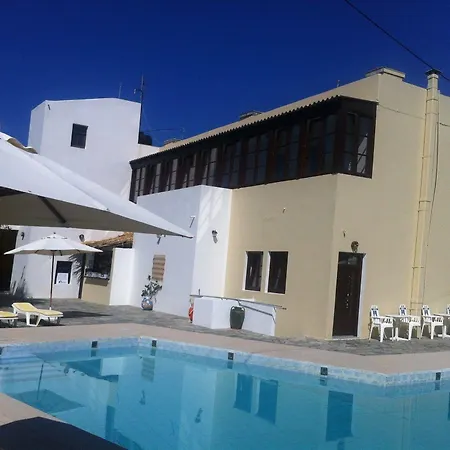 Porfyris فندق 2*